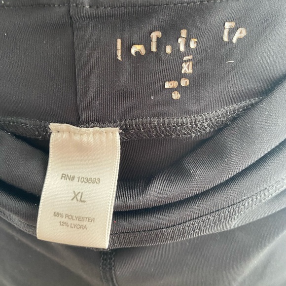 Sports shorts. Bundle of 3 sports shorts - Picture 5 of 10